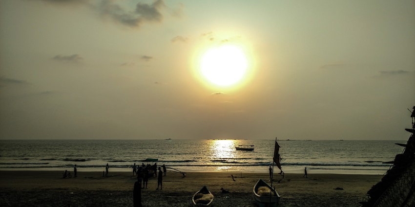 Tarkarli Beach is famous for pristine waters, scuba diving, and thrilling water sports.