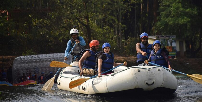 A picture of a group of friends doing rafting, one of the best Tarkarli water sports.