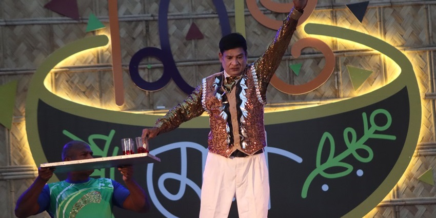 A picture of a thrilling acrobatic performance at an entertainment theme park in Shirdi