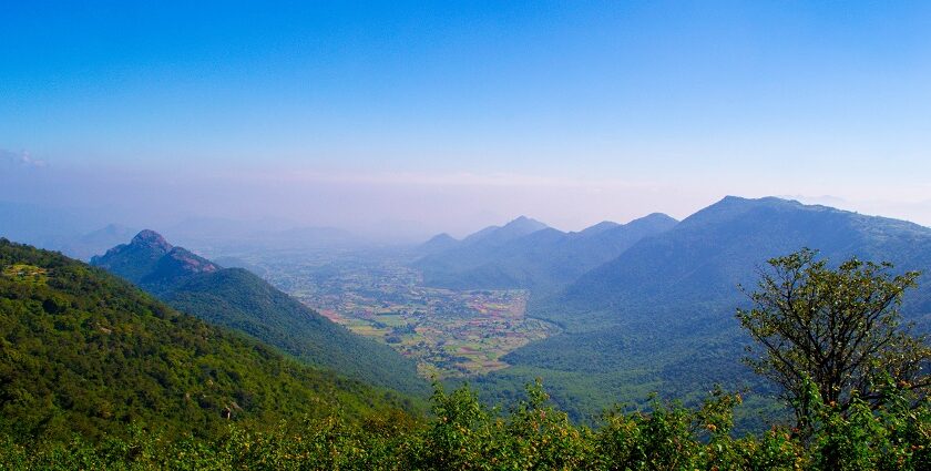 There are several temples in Tamil Nadu nestled in the hills, offering scenic views.