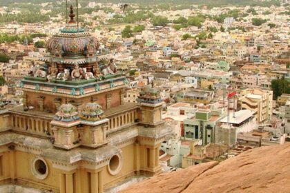 A view of the famous spiritual attraction of Tamil Nadu against a quaint backdrop.