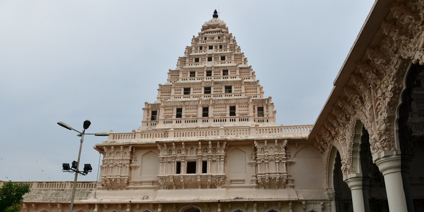 A photo of the Thanjavur palace, a popular destination near Brihadeeswarar Temple to visit.