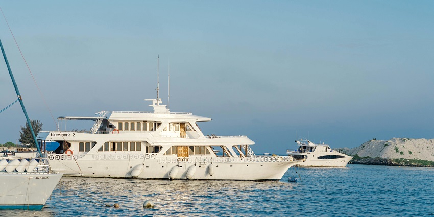 The best Yacht party in Dubai offers exquisite dining and entertainment experiences.