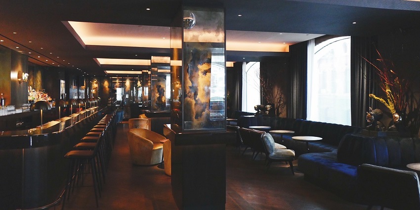 The ambiance of the Chatter House, cosy and lively.