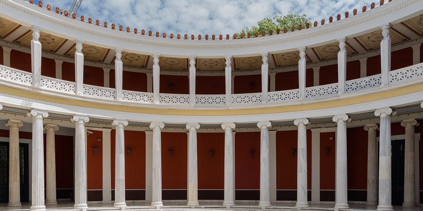 A glimpse of the iconic Courtyard, one of the famous places for shopping in Mumbai.
