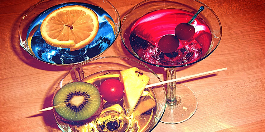 An image of cocktails at The Irish House, a popular spot to experience Colaba nightlife.