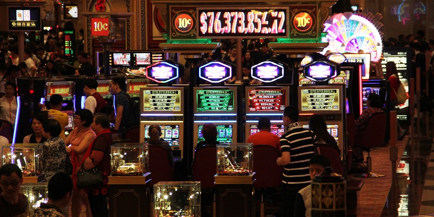 Classic music and flavour at The Leela Casino, top well-known casinos in Goa