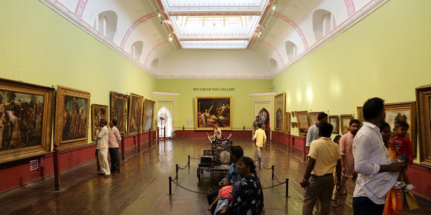 Artefacts in Chhatrapati Shivaji Maharaj Vastu Sangrahalaya.