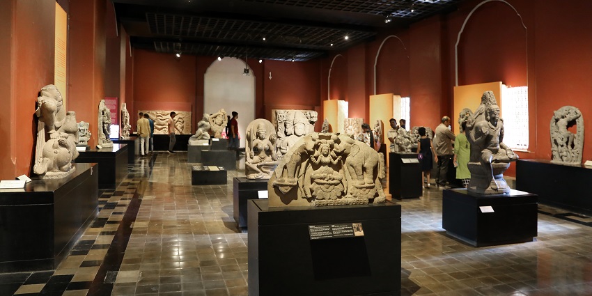 Sculptures in Chhatrapati Shivaji Maharaj Vastu Sangrahalaya.