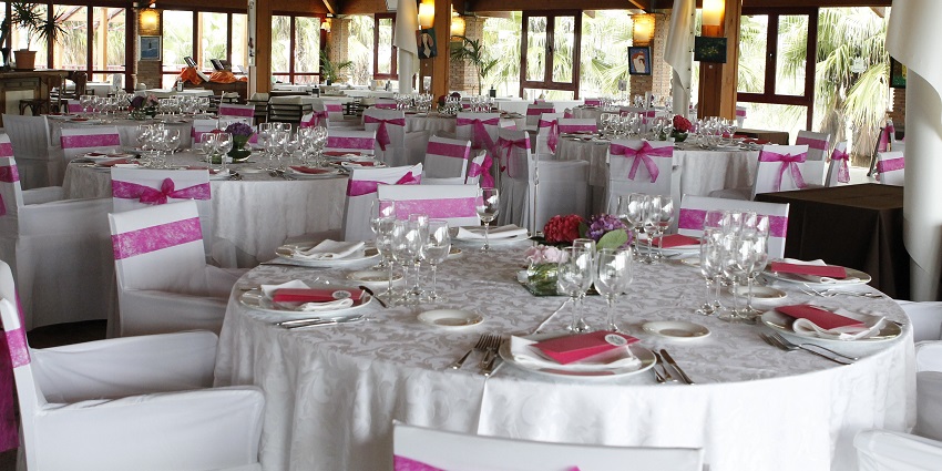 The Tamarind Tree, the best birthday party restaurant in Allahabad for couples offers a fusion of Indian