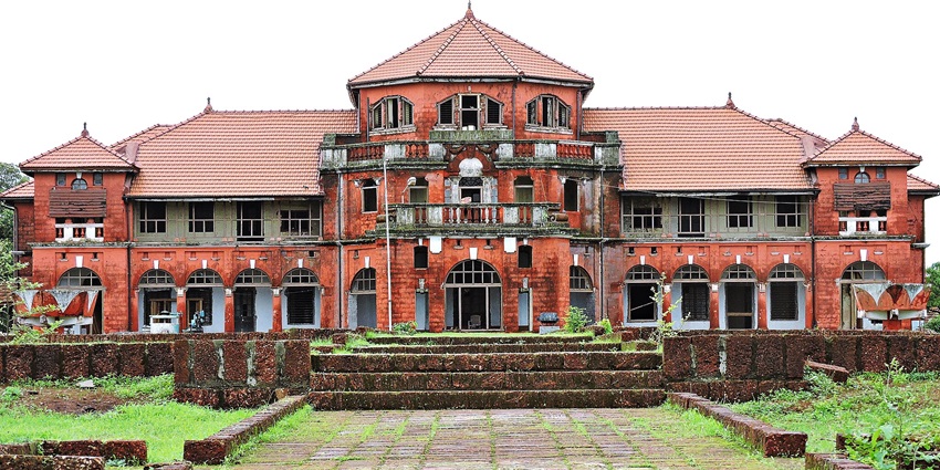 Thiba Palace in Maharashtra, showcasing its architectural design, a famous place near Dategad Fort