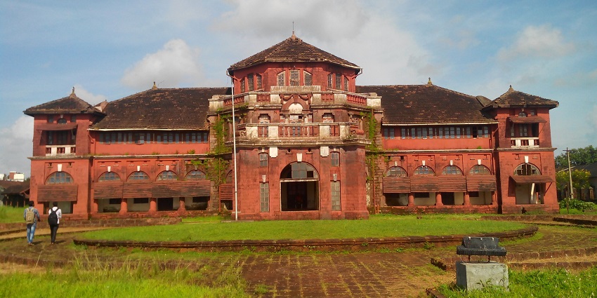 Thiba Palace in Ratnagiri, one of the places near Purnagad Fort with surrounding gardens.