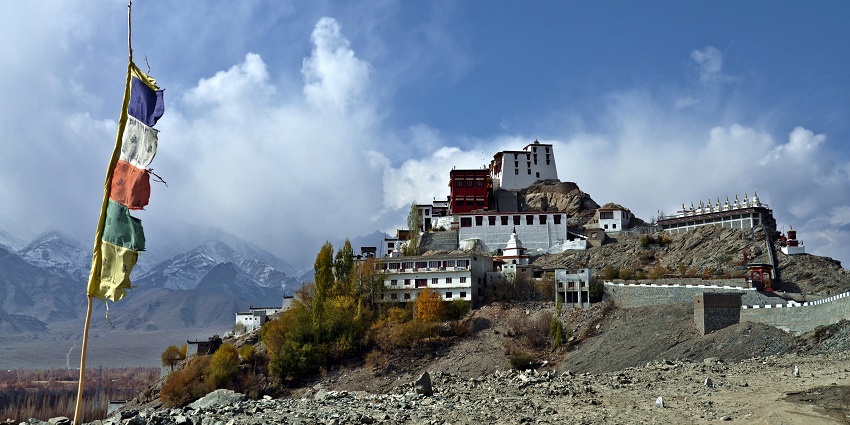 Thiksey Monastery, surrounded by the Himalayas, is an ideal place.