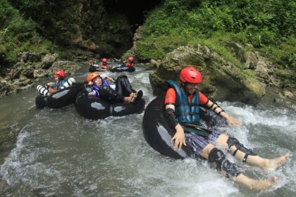 Things to do in Dandeli include adventure river rafting amidst the nature trails.