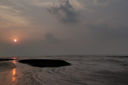 Dapoli is a popular beach destination in the South Konkan region of Maharashtra.