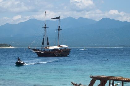 Several exciting things to do in Lombok attract visitors around the world to Indonesia.