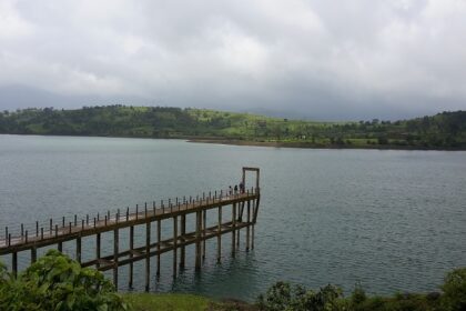 Birds-eye view of the Bhandardara Dam in pre monsoo– Things to do in Bhandardara