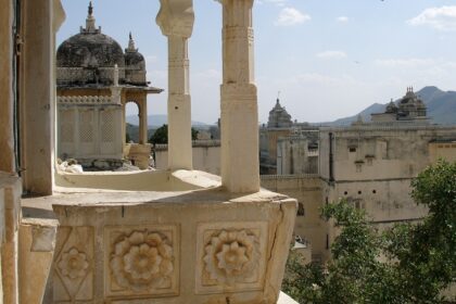 A close-up view of Udaipur's City Palace overlooking Lake Pichola, one of the top things to do in Udaipur in 2 days.