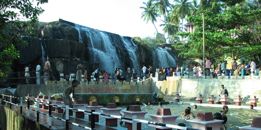 Thiruarrapparu Waterfalls is one of the most famous places to visit near Nagercoil.