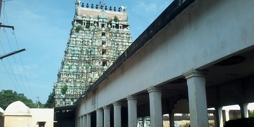 The magnificent entrance of Thirukadaiyur Temple, located in the Mayiladuthurai district.