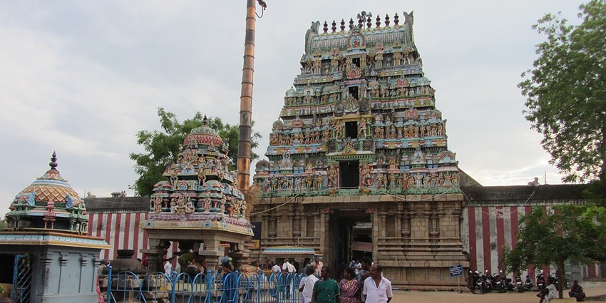 An image of the Thirunageswaram Naganathaswamy Temple, renowned for Rahu pooja and Dravidian architecture.
