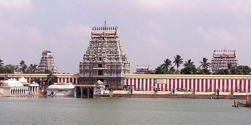 A water tank in the premises of Thyagaraja Temple in Thiruvarur, dedicated to Lord Shiva.