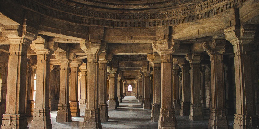 Inner view of Thiruverkadu Sarabeswarar Temple, one of the famous Sarabeswarar temples in Chennai.