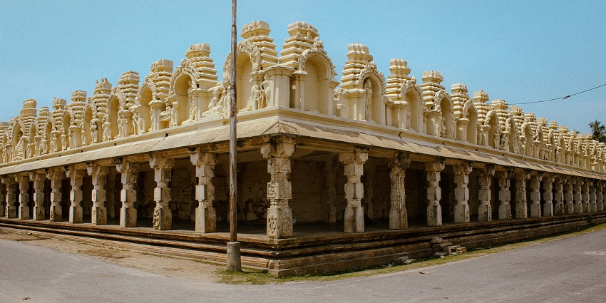 A glimpse of the Tiger Cave Temple in Mahabalipuram, one of the top temples in ECR.