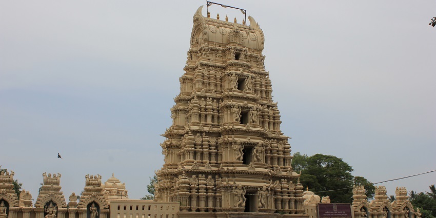 Picturesque view of Tirumakudal Narsipur: scenic town known for temples and tranquility