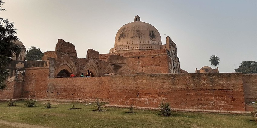This historical attracts both tourists and locals