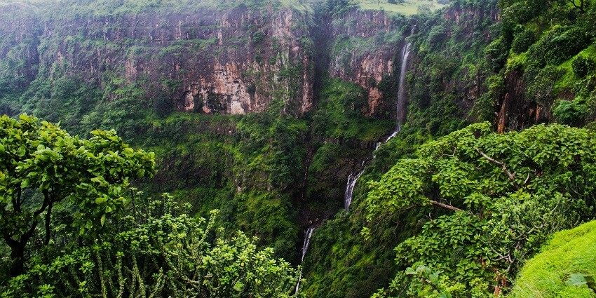 Toranmal is a beautiful hill station located near Bhamer Fort Maharashtra.