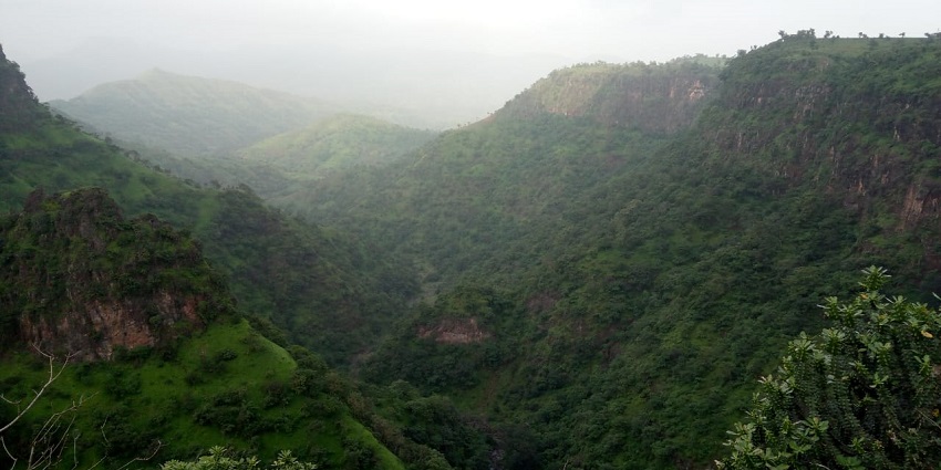 A view of Toranmal hills from peak, a tourist attraction near Aner Dam Wildlife Sanctuary!