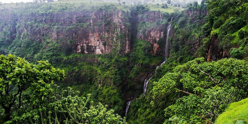 A serene landscape of Toranmal, a popular tourist attraction near Kolhapur