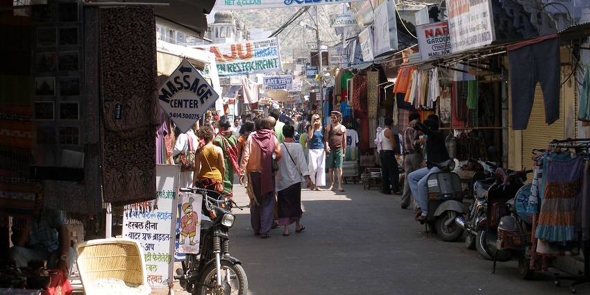 Market near Toshaniwal Shopping house in Mahabaleshwar.