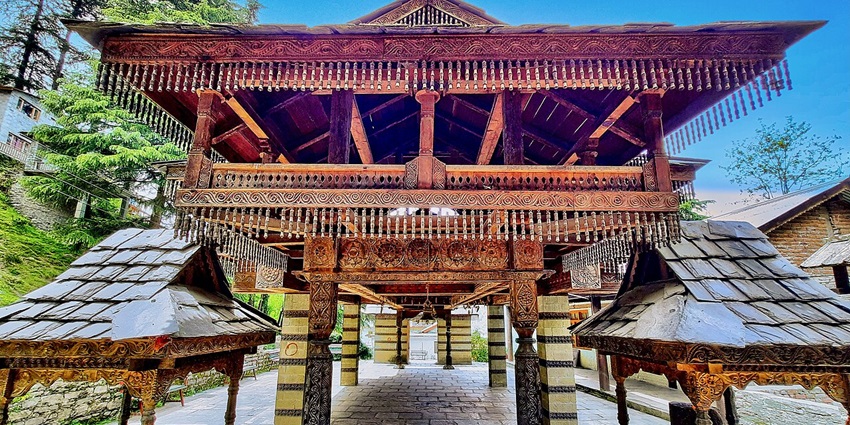 Entrance of the Trilokpur temple , one of the spiritual places to visit near Panchkula