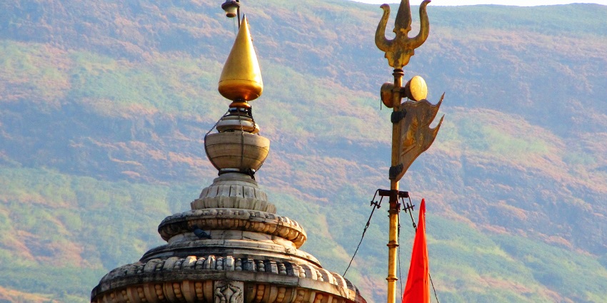 A view of the Trimbakeshwar Temple, one of the best places to visit in Nashik with family.