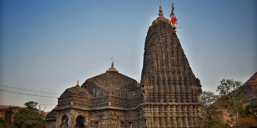 Offer prayers at Trimbakeshwar Temple which is one of the ancient temples in Maharashtra.