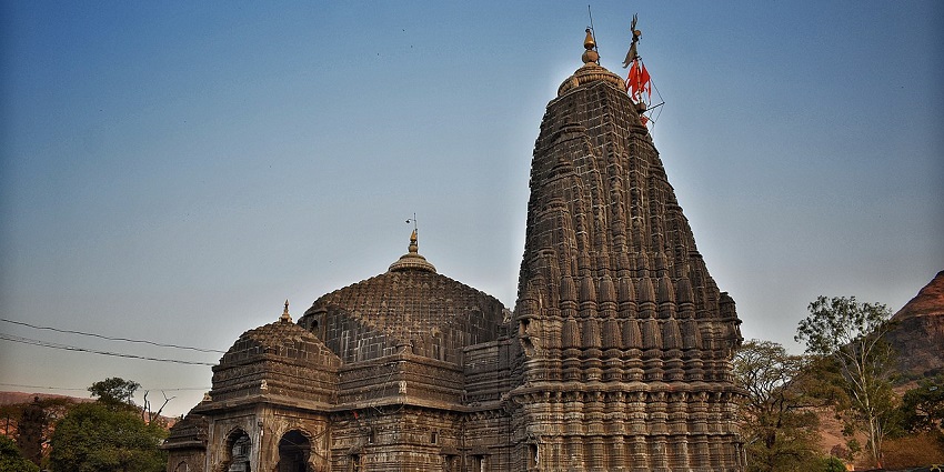 One of the best temples in Maharashtra, Trimbakeshwar temple is one of the 12 jyotirlingas.