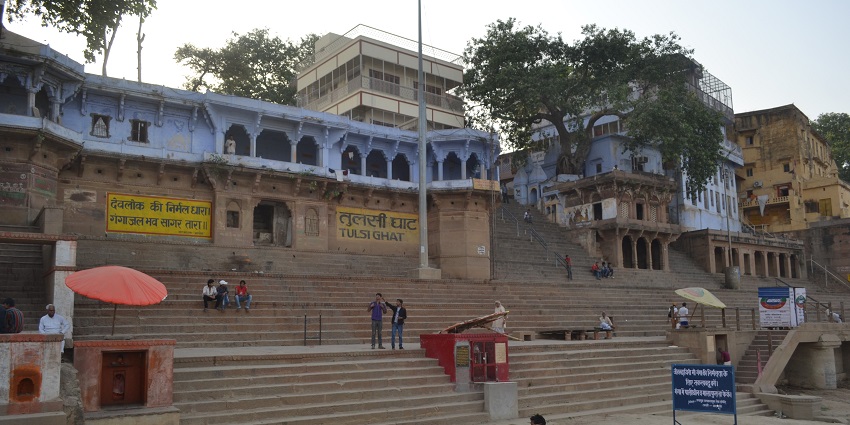 About 14 kms from Fun Water Park, Varanasi is Tulsi Ghat.