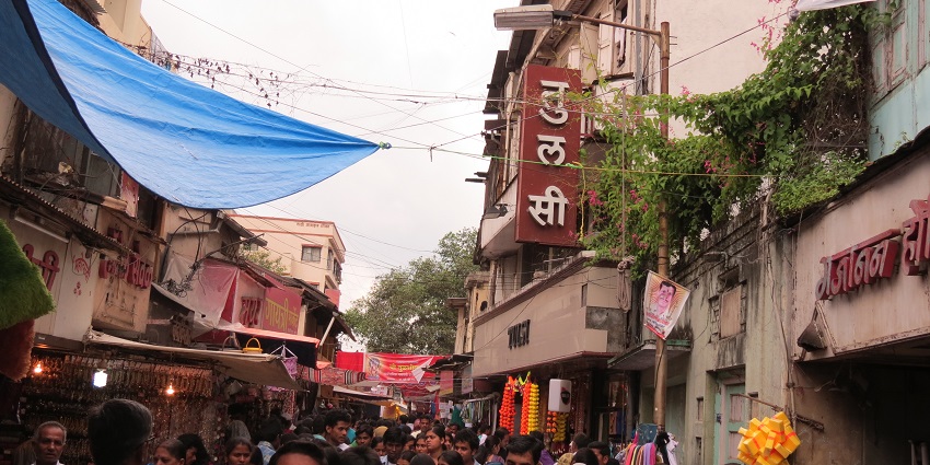 Lively streets of Tulsi Baug in the evening, a spot for wedding shopping in Pune