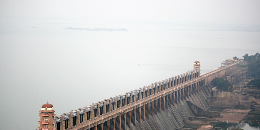 Tunga Anicut Dam, a place to visit near Thirthahalli, offers pretty sunset views