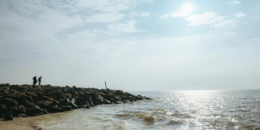 A scenic view of a beach in Udupi, one of the serene places to visit near Mangalore.