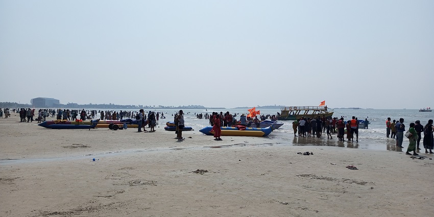 Malpe Beach in Udupi is one of the best places to visit near Bangalore.