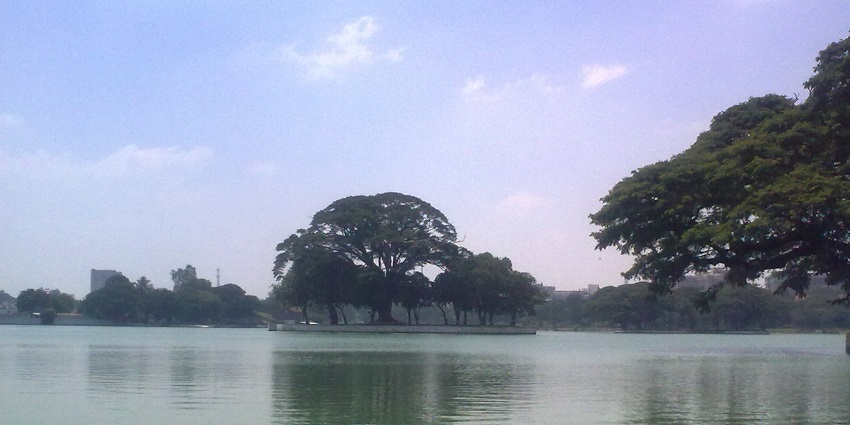 Ulsoor Lake is one of the most serene places to visit near Lalbagh for relaxation.