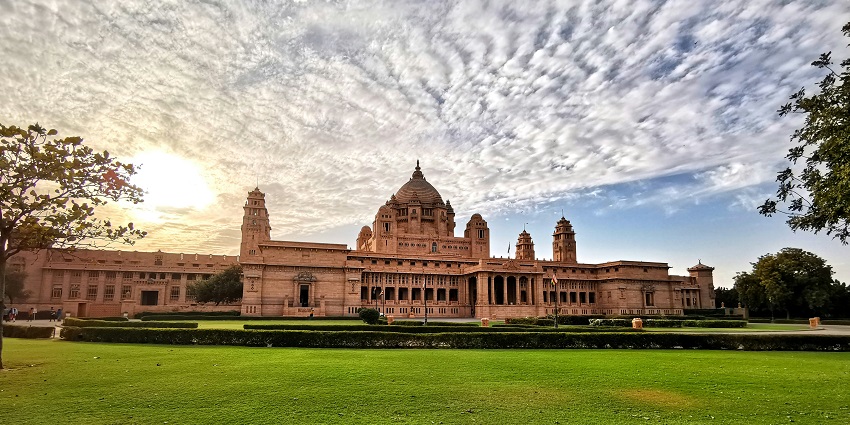 A view of Umaid Bhawan Palace, one of the top places for a pool party in Jodhpur.