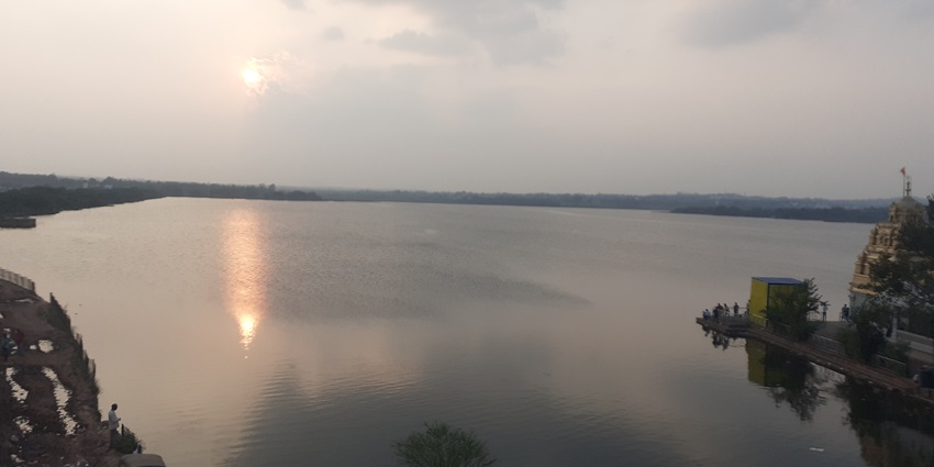 Unkal Lake, a place to visit in Hubli, offers gardens, boating, and relaxing walks