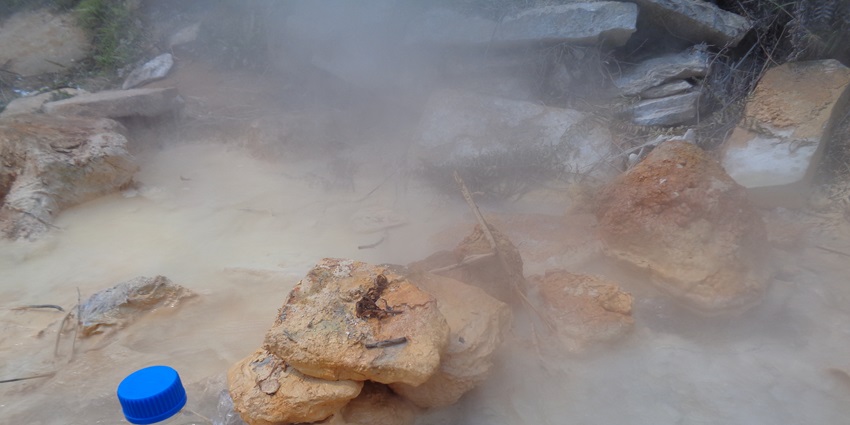 Unkeshwar Hot Springs is one of the top hot water thermal springs surrounded by rocky terrains