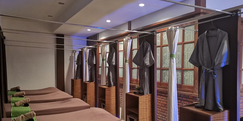 A picture of a massage area at the Oasis Spa in Koramangala