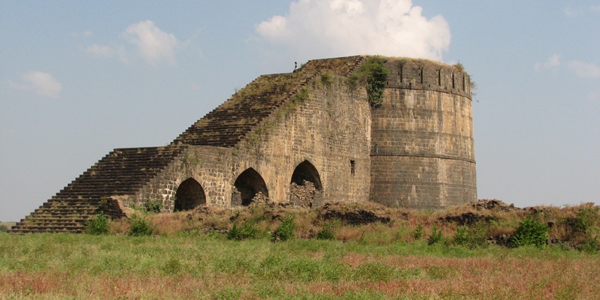 The historic watchtower, offering panoramic views of Naldurg and its landscapes.