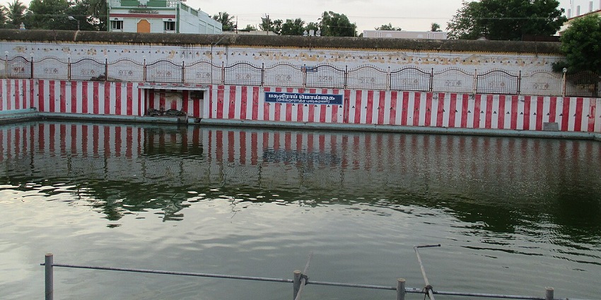 A serene lake at this temple of Vishnu located to the north of Swamimalai temple.